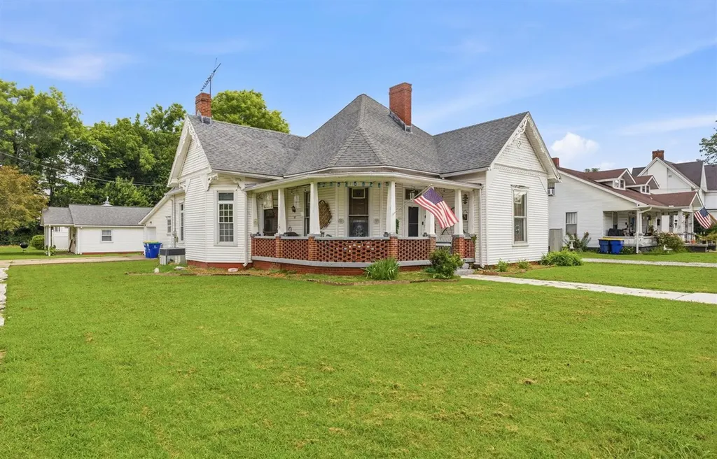 317 E 2nd Street Russellville KY 42276