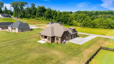 1749 Hazel Farms Lane Bowling Green KY 42103