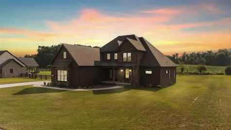 1749 Hazel Farms Lane Bowling Green KY 42103