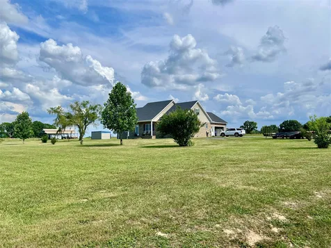 1513 Charlie Butts Road Franklin KY 42134