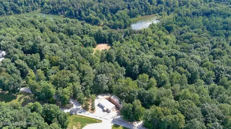 2086 Martin Pierce Road Cub Run KY 42729