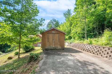 2086 Martin Pierce Road Cub Run KY 42729