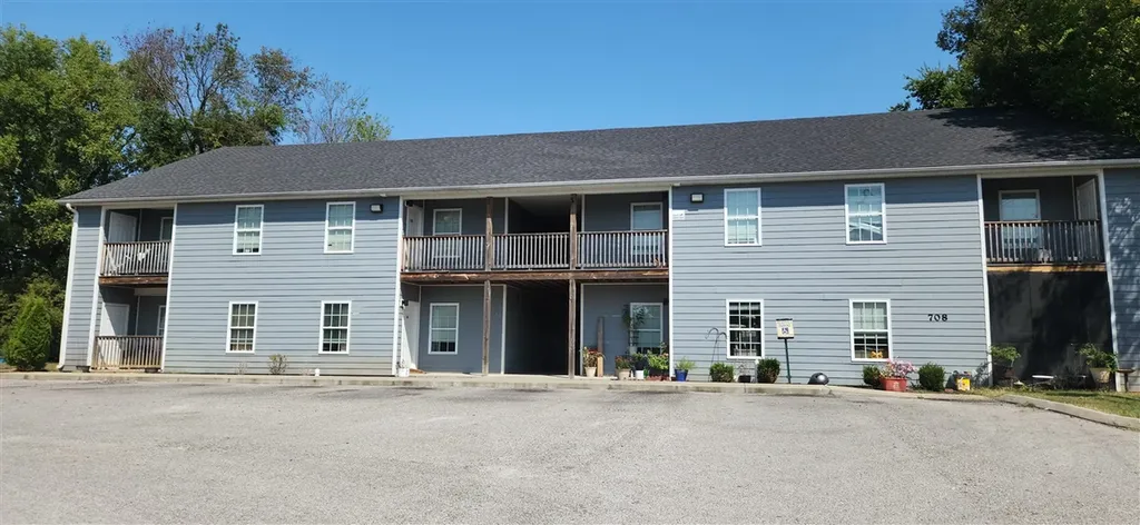 706 Old Morgantown Road Bowling Green KY 42101