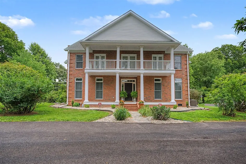 131 Moon Road Smiths Grove KY 42171
