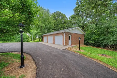 131 Moon Road Smiths Grove KY 42171
