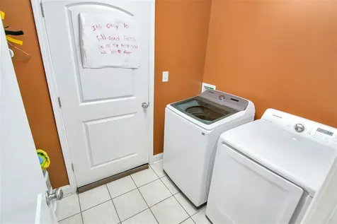 963 Angelica Street Bowling Green KY 42104