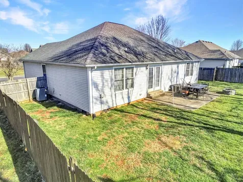 963 Angelica Street Bowling Green KY 42104