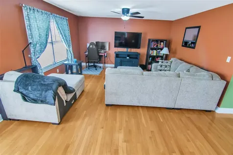 963 Angelica Street Bowling Green KY 42104