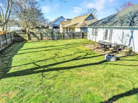 963 Angelica Street Bowling Green KY 42104