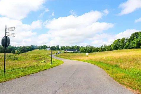 7161 Clover Hill Street Bowling Green KY 42103