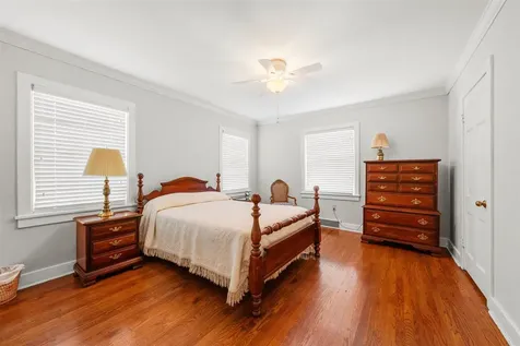 1937 Nashville Road Bowling Green KY 42101