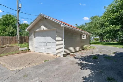 1447 Nutwood Street Bowling Green KY 42101