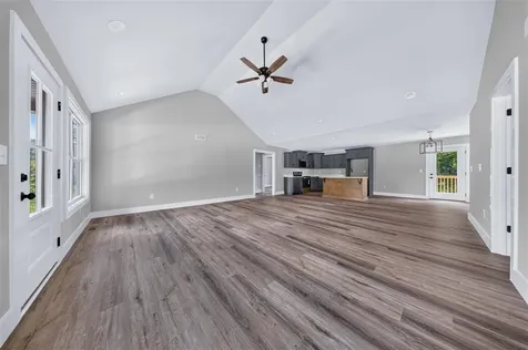 2797 Dennis Corinth Road Auburn KY 42206