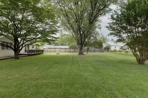 736 Ironwood Drive Bowling Green KY 42103