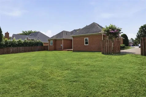 2607 Crossridge Street Bowling Green KY 42104