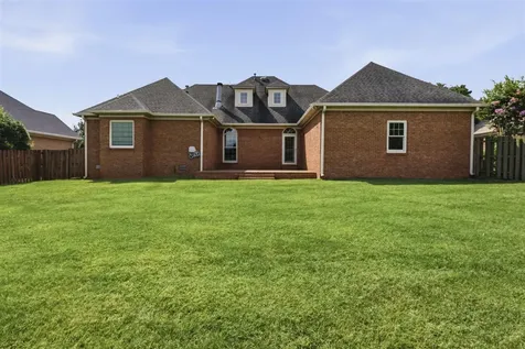 2607 Crossridge Street Bowling Green KY 42104