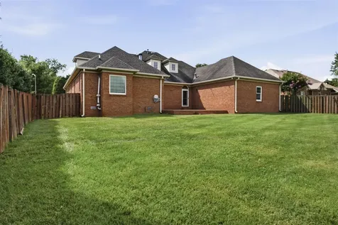 2607 Crossridge Street Bowling Green KY 42104