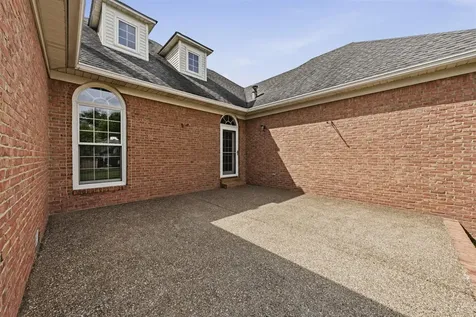 2607 Crossridge Street Bowling Green KY 42104