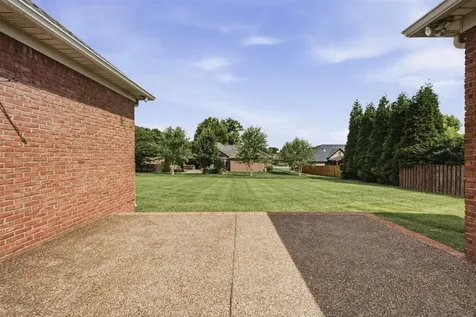 2607 Crossridge Street Bowling Green KY 42104