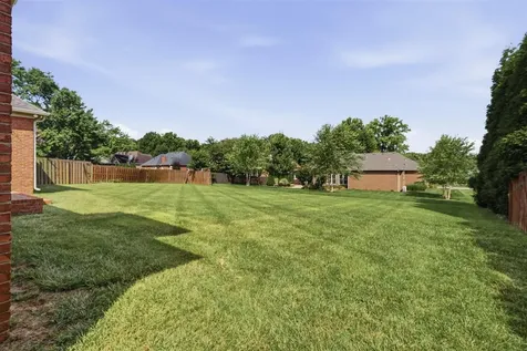 2607 Crossridge Street Bowling Green KY 42104