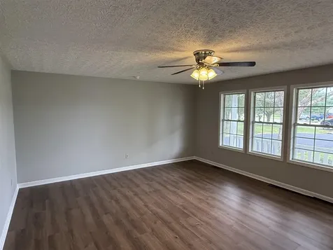 158 Pembroke Court Bowling Green KY 42101