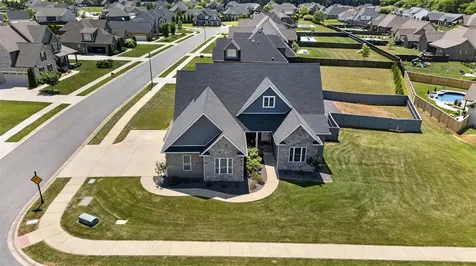 8682 Pebblestone Lane Bowling Green KY 42122