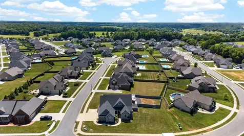 8682 Pebblestone Lane Bowling Green KY 42122