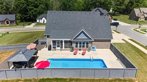 8682 Pebblestone Lane Bowling Green KY 42122
