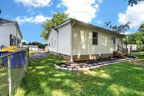 1556 Virginia Drive Bowling Green KY 42101