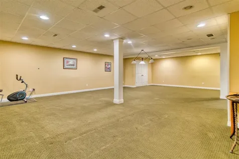 1545 Shady Ridge Court Bowling Green KY 42104