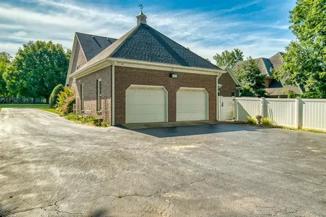 1545 Shady Ridge Court Bowling Green KY 42104