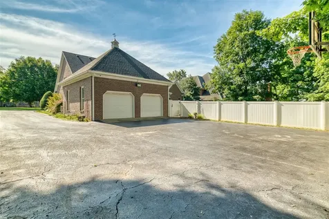 1545 Shady Ridge Court Bowling Green KY 42104