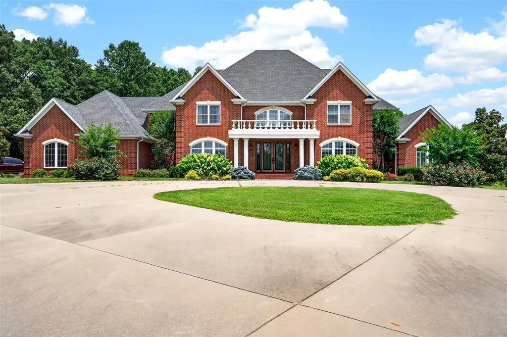 8408 Cemetery Road Bowling Green KY 42103