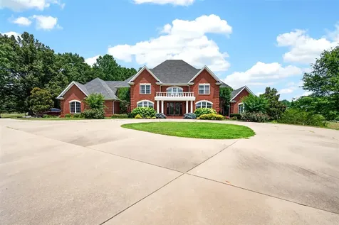 8408 Cemetery Road Bowling Green KY 42103