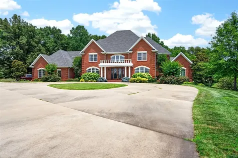 8408 Cemetery Road Bowling Green KY 42103