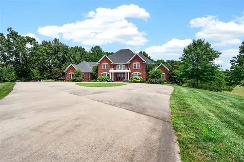 8408 Cemetery Road Bowling Green KY 42103