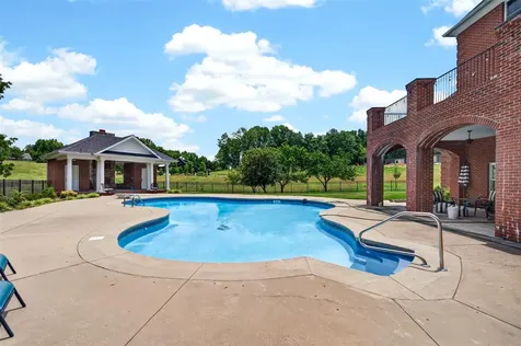 8408 Cemetery Road Bowling Green KY 42103