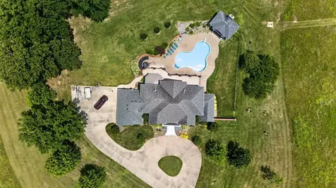 8408 Cemetery Road Bowling Green KY 42103