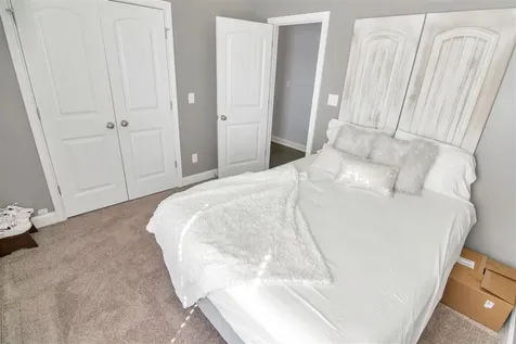 7034 Stone Meade Court Bowling Green KY 42101