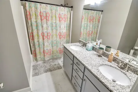 7034 Stone Meade Court Bowling Green KY 42101