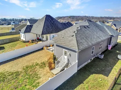 7034 Stone Meade Court Bowling Green KY 42101