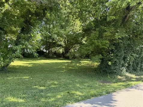 835 Boatlanding Road Bowling Green KY 42101