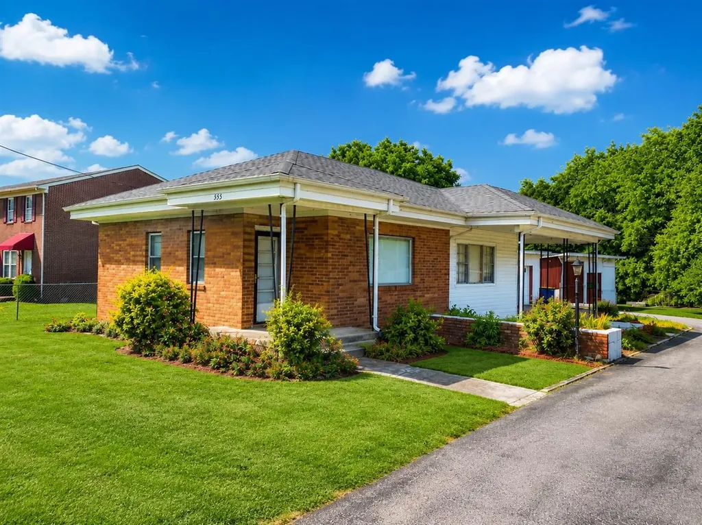555 Lost Woods Avenue Bowling Green KY 42101
