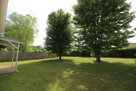 577 Meridian Drive Bowling Green KY 42101