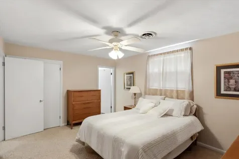1226 Shawnee Way Bowling Green KY 42104