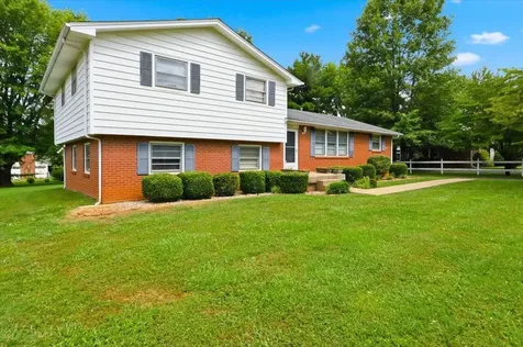 1226 Shawnee Way Bowling Green KY 42104