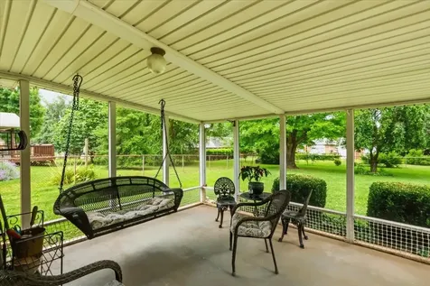 1226 Shawnee Way Bowling Green KY 42104