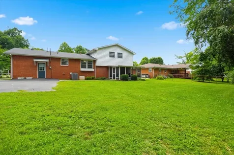1226 Shawnee Way Bowling Green KY 42104
