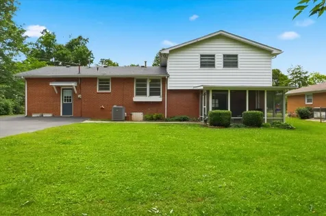 1226 Shawnee Way Bowling Green KY 42104