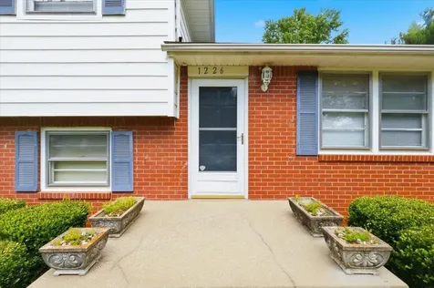 1226 Shawnee Way Bowling Green KY 42104